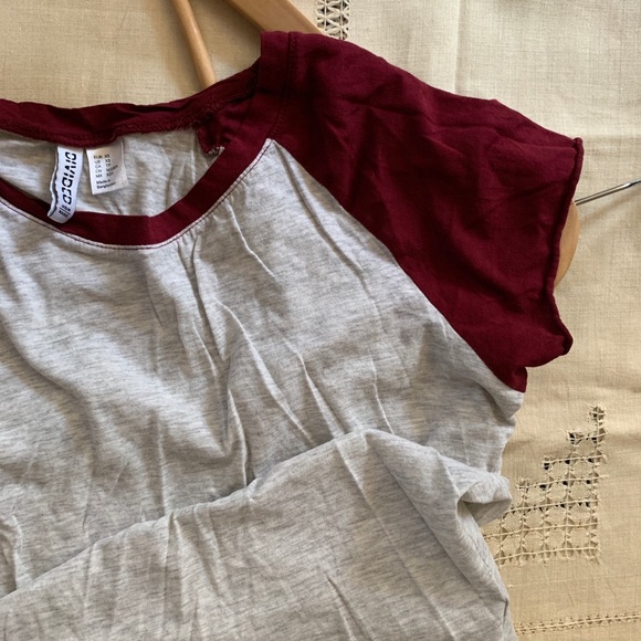 H&M short sleeve raglan baseball tee - Picture 4 of 5